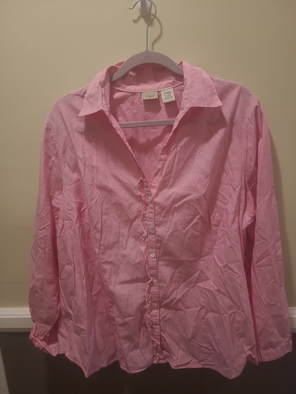 L. L. Bean Women’s Long Sleeve Button Up Oxford Shirt With Ruffle Size XL Deep V